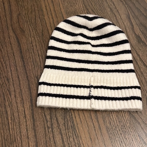 J. Crew Beanie Stripe White Black Hat Super Soft BC299 - Picture 5 of 6